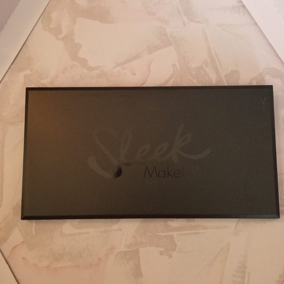Sleek MakeUP - Picture 1 of 2